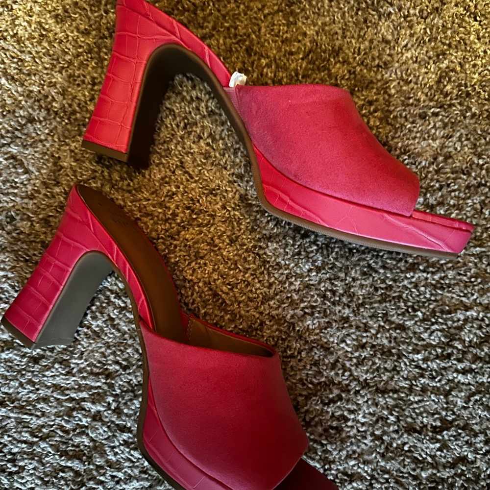 A New Day Sz 11 Pink Platform Mules